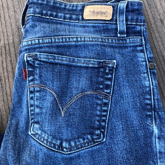 Levi’s - Picture 2 of 8